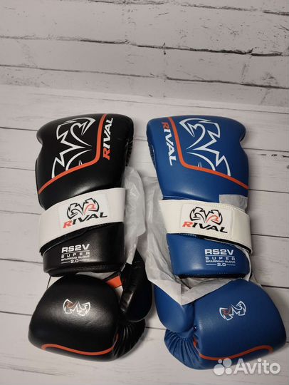 Боксерские перчатки Rival RS2V