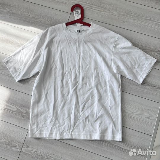 Футболка uniqlo M оригинал