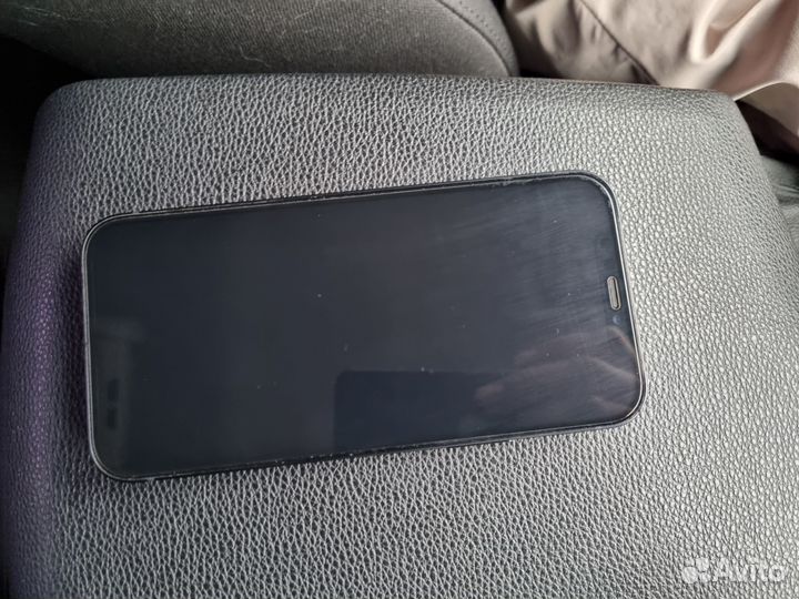 iPhone 12, 64 ГБ