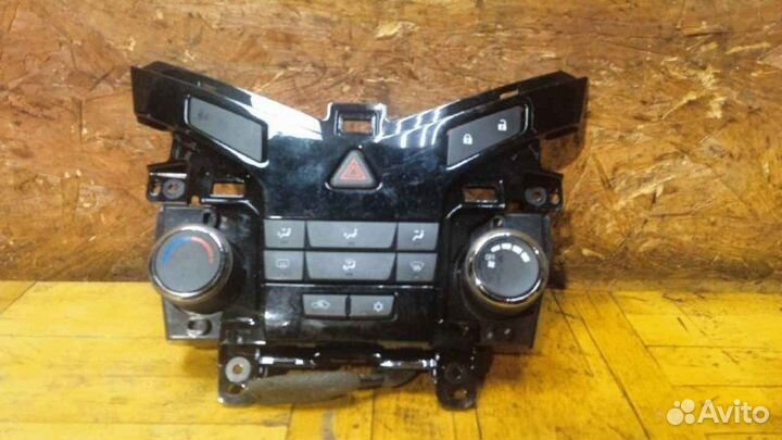 Блок управления климатом Chevrolet Cruze 1.6 2013