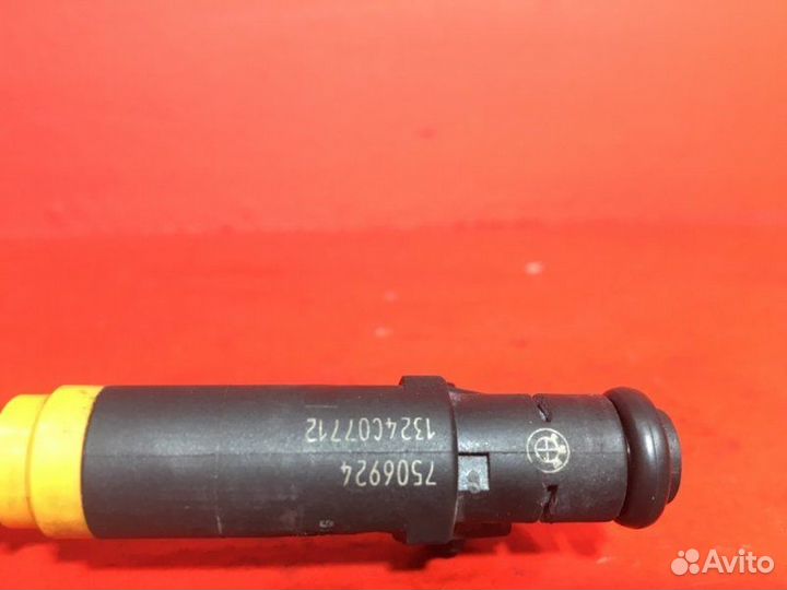 Форсунка Bmw 7 E65 N62B36A 2004