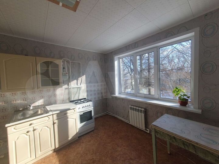 2-к. квартира, 50 м², 3/3 эт.