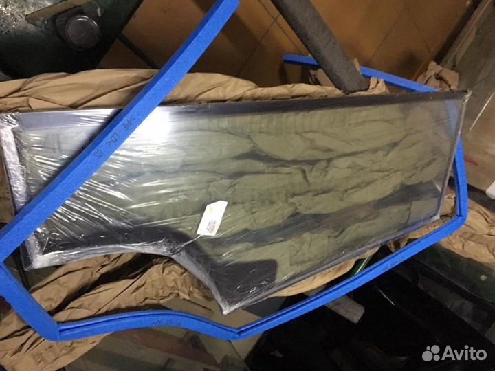 Стекло боковое левое Caterpillar