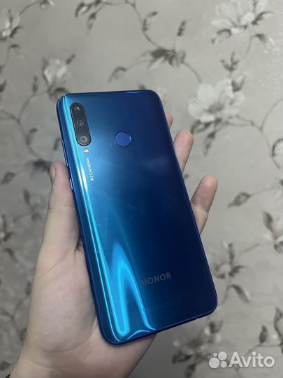 HONOR 20e, 4/64 ГБ