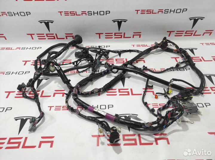 Электропроводка салона Tesla Model S 2015