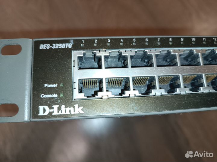 Коммутатор D-Link DES-3250TG
