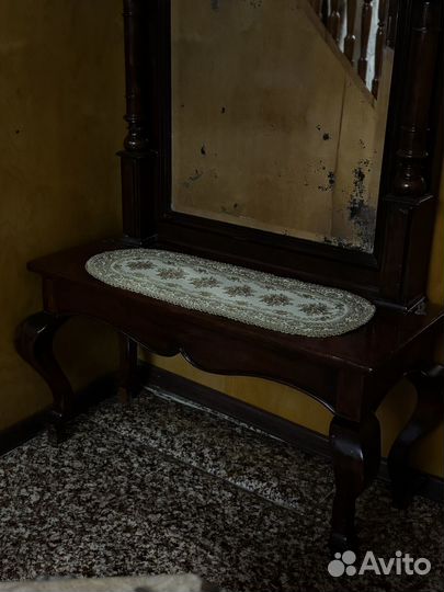 Зеркало старинное в раме