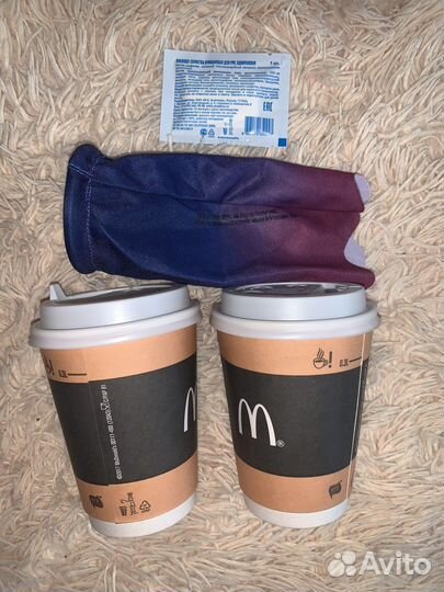 Макдональдс игрушка, стаканы от кофе, салфетка
