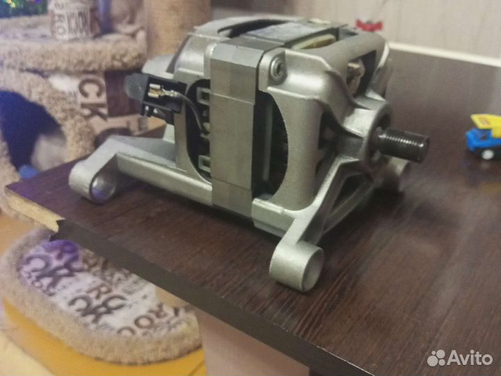 Электродвигатель на стиральную машину