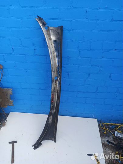 Водосток лобового стекла (жабо) Honda Accord 5