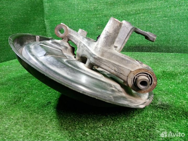 Цапфа задняя левая Volkswagen Golf 5 BLG 1.4 2008