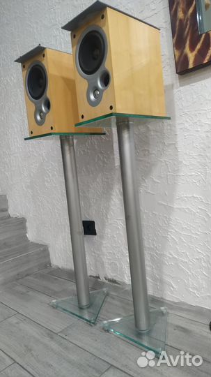 Акустика kef со стойками натуральный шпон