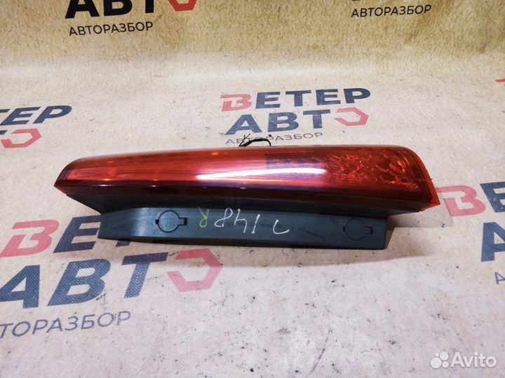 Фонарь задний правый верхний Kia Ceed Универсал
