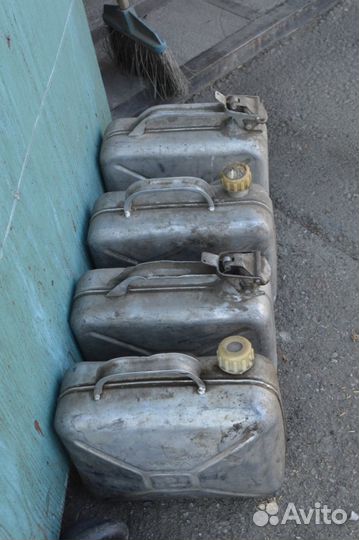 Канистры алюминиевые 10 литровые