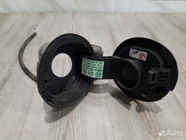 Лючок бензобака Renault megane 3