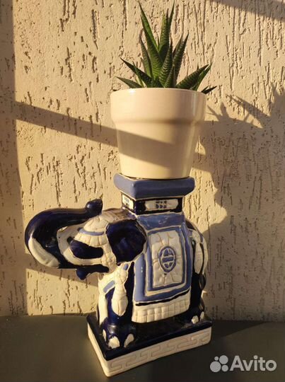 Подставка интерьерная 