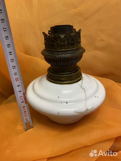 Керосиновая лампа старинная