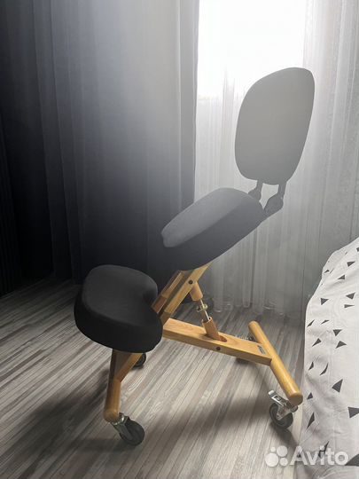 Коленный стул со спинкой