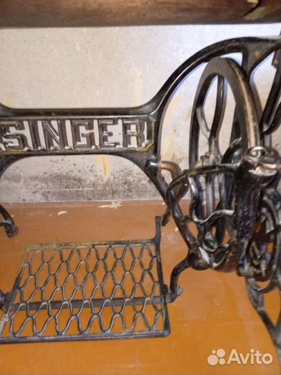 Швейная машина Singer