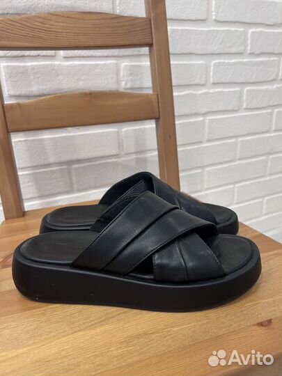Шлепанцы tamaris