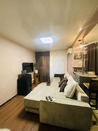 2-к. квартира, 50 м², 3/3 эт.