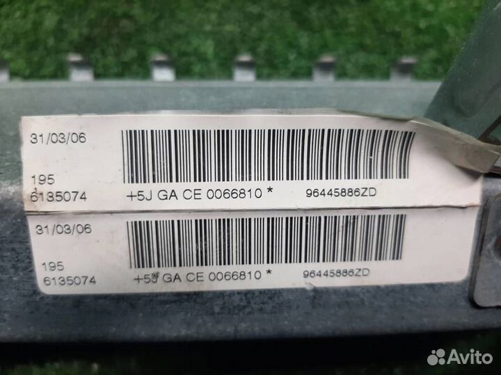 Подушка безопасности коленная Peugeot 407 (6E) 20