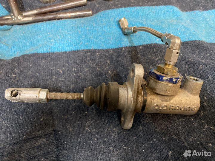 Цилиндр гидравлический AP racing