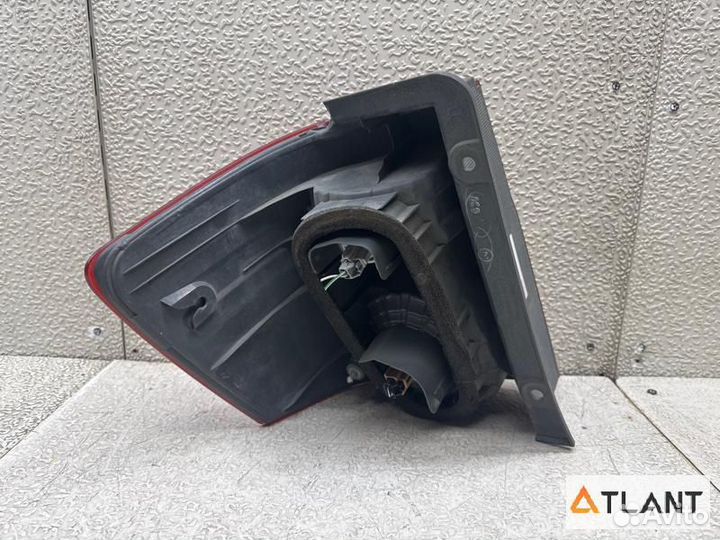 Стоп-сигнал задний правый toyota alphard