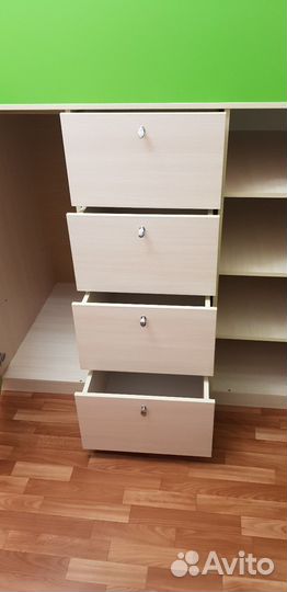 Детская двухярусная кровать со шкафом