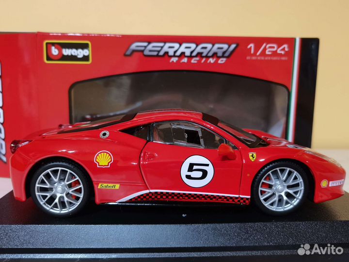 Модель BBurago 1:24 Ferrari 458 Challenge