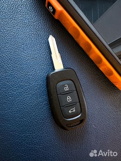 Ключ Renault Sandero Logan Duster Trafic Clio4