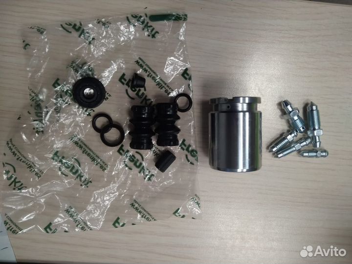 Ремкомплект заднего тормозного суппорта