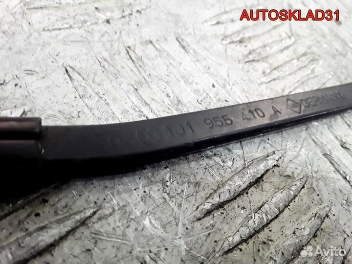 Поводок стеклоочистителя правый VW Golf 1J1955410A