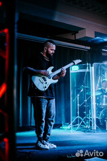 Репетитор по электрогитаре