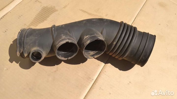 Патрубок воздушного фильтра Toyota Land Cruiser 20