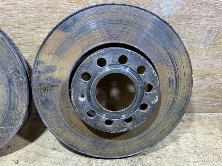 Комплект передних тормозных дисков Audi A6 C5 D193