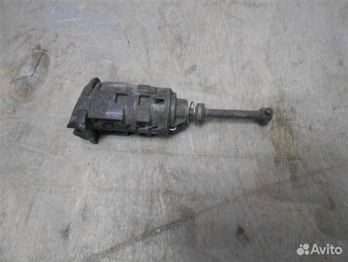 Личинка замка двери от Renault Megane II 2002-2009