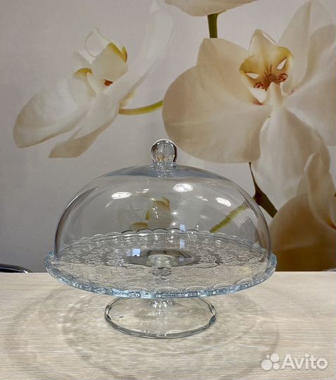 Тортница на ножке с крышкой