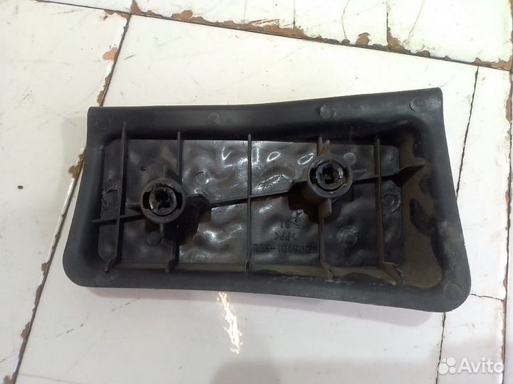 Накладка пола (под левую ногу)