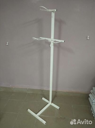 Стойка для лопат