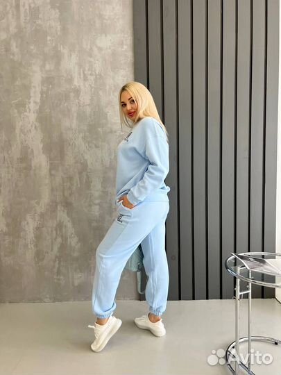 Спортивный костюм женский