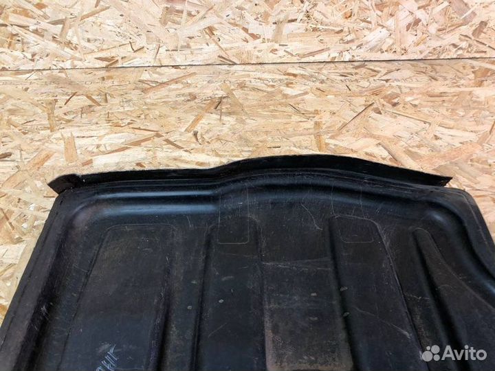 Пластиковая ниша запасного колеса Mercedes C W204