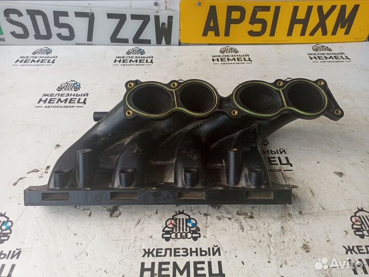 Впускной коллектор нижняя часть Volkswagen Golf 4