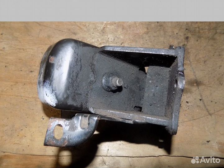 Опора двигателя левая Starex H1/Grand Starex 2007