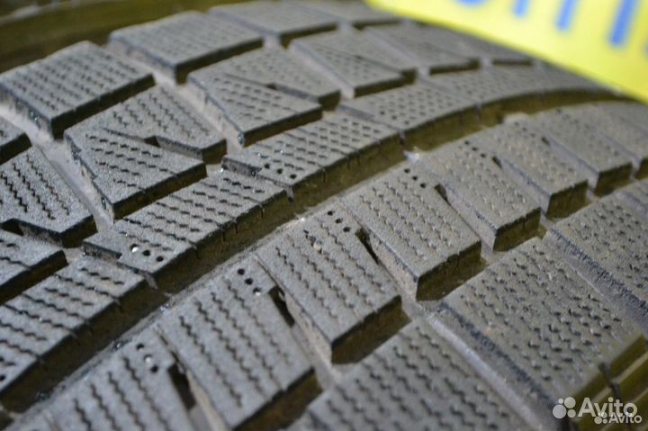 Bridgestone Blizzak RFT 205/60 R16