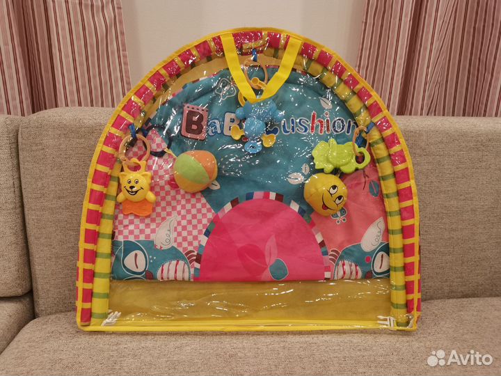 Развивающий коврик с дугами и подвесными игрушками