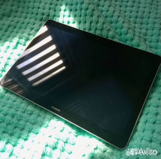 Продам планшет (уезжаю)