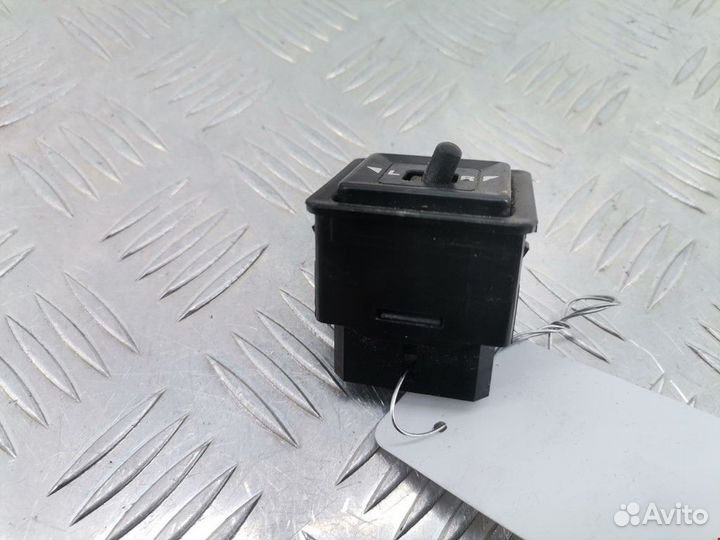 Кнопка (выключатель) Mitsubishi Pajero Sport 1999