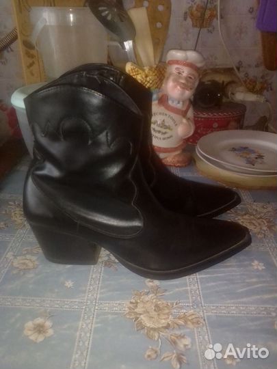 Ботинки женские демисезонные 37 размер