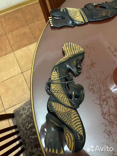 Африканская статуэтка из дерева